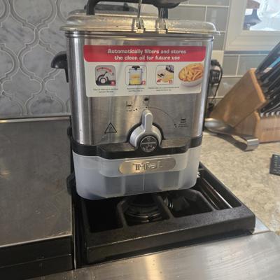 T-fal Deep Fryer with Oil Filtration System – Easy Clean Stainless Steel